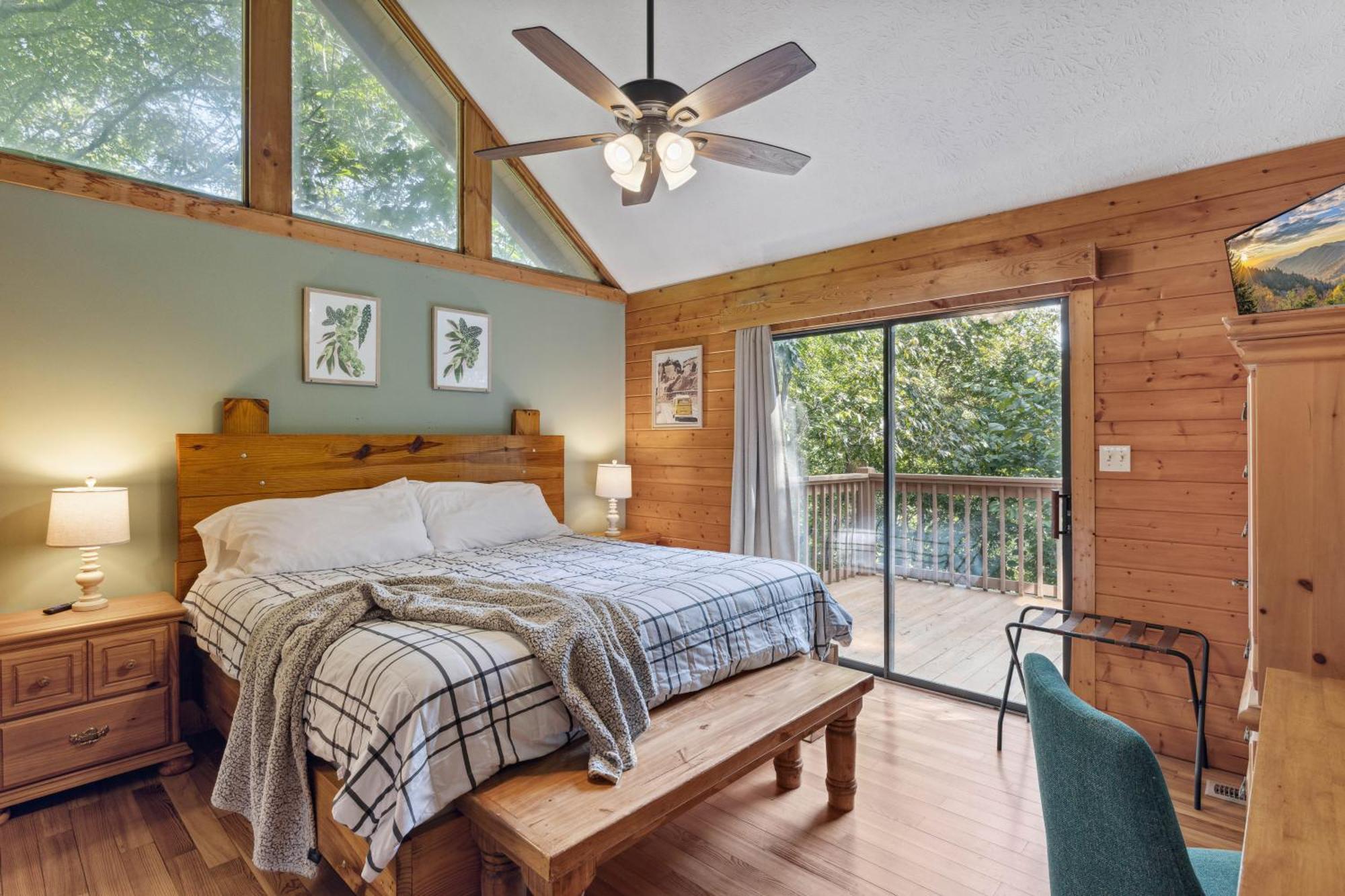 1 Min To The Parkway Spacious Cabin W 3 Suites And Extra Bedroom! Pigeon Forge Bagian luar foto