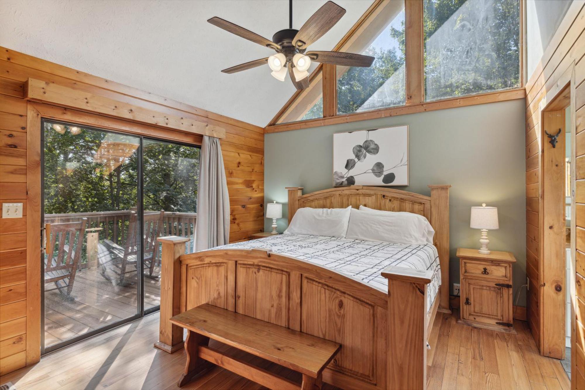 1 Min To The Parkway Spacious Cabin W 3 Suites And Extra Bedroom! Pigeon Forge Bagian luar foto